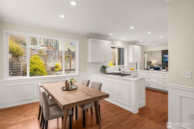 22702 SE 49th Place, Issaquah, WA 98029