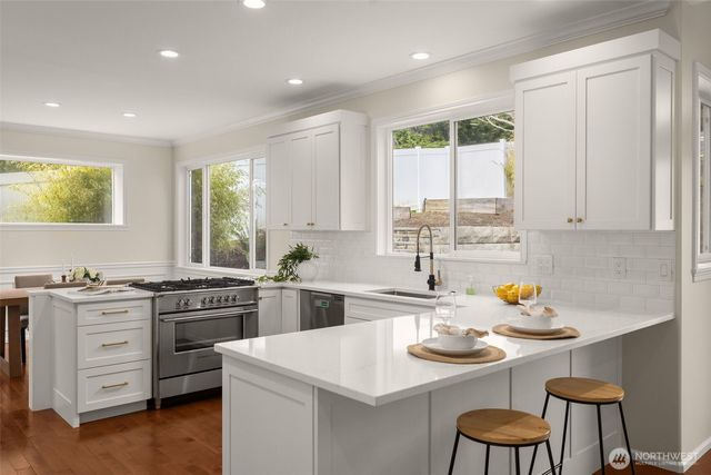 22702 SE 49th Place, Issaquah, WA 98029