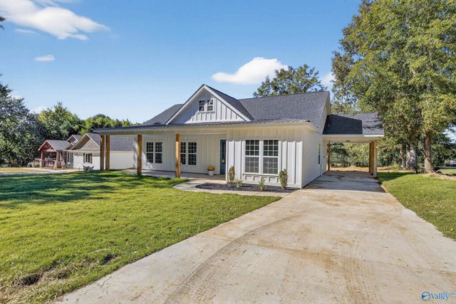 156 Robert Circle, Guntersville, AL 35976