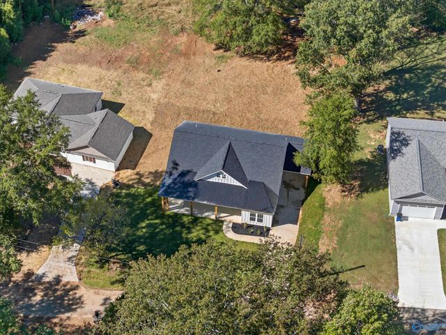 156 Robert Circle, Guntersville, AL 35976