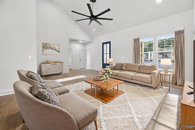 156 Robert Circle, Guntersville, AL 35976
