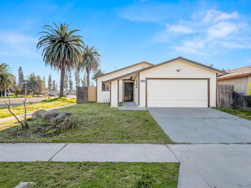 Image 1 of property listing at 4359 W Cardiff Avenue, Fresno, CA 93722