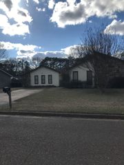 1025 QUAIL CHASE LN, Collierville, TN 38017