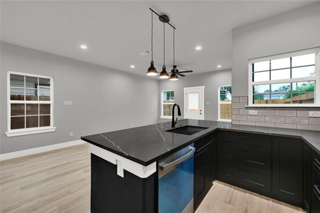 7415 Hezekiah Ln A, Houston, TX 77088