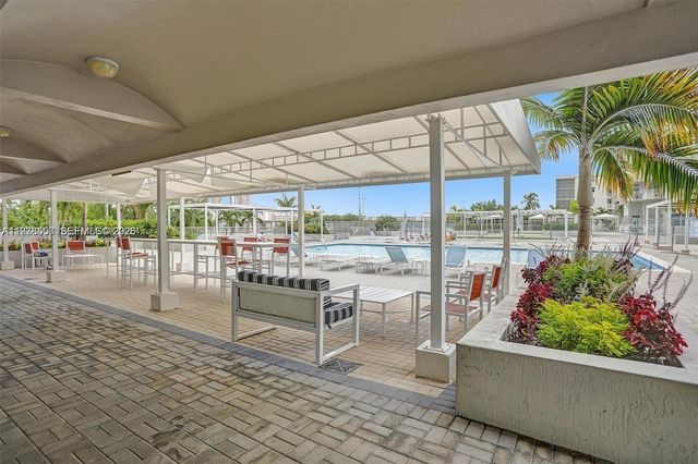 18031 Biscayne Blvd PH01, Aventura, FL 33160