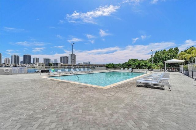 18031 Biscayne Blvd PH01, Aventura, FL 33160