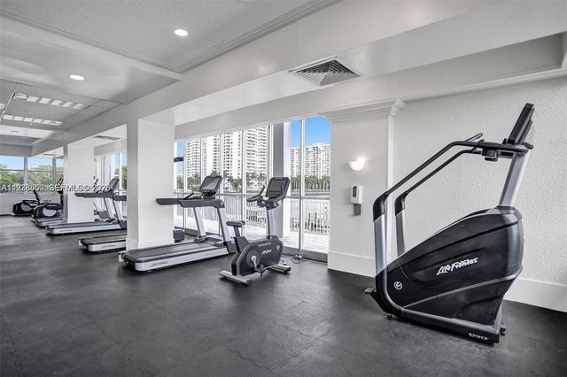 18031 Biscayne Blvd PH01, Aventura, FL 33160