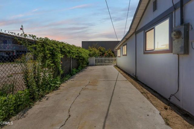 334 S 8th Street, Santa Paula, CA 93060