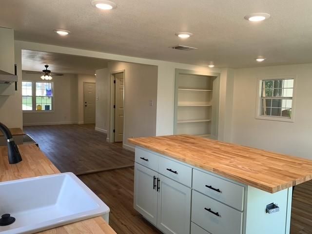 510 Avenue F Ave, Marble Falls, TX 78654