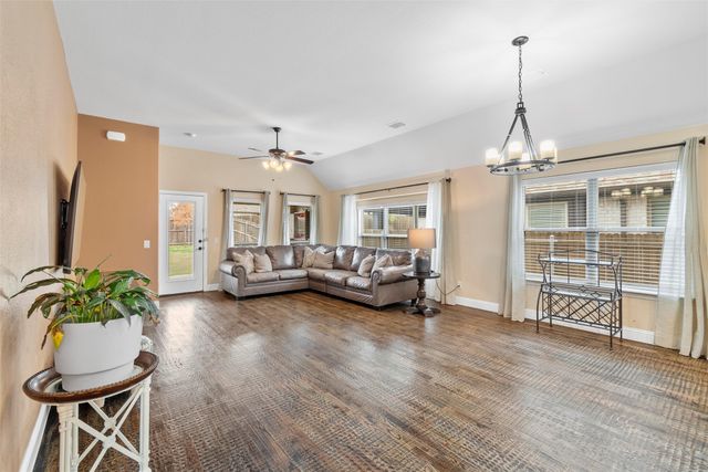 2116 Victoria Lane, Princeton, TX 75407