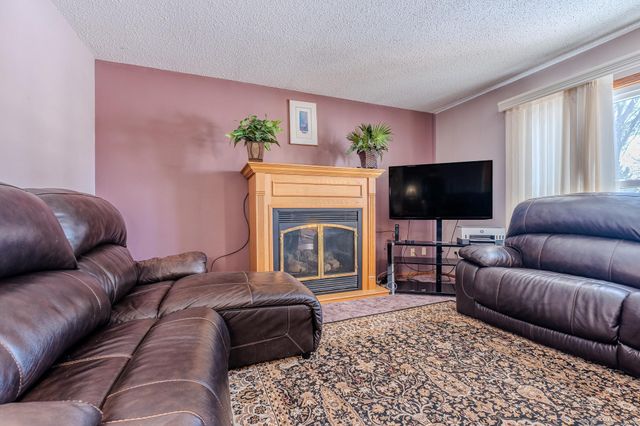 1128 19th Street N, Moorhead, MN 56560