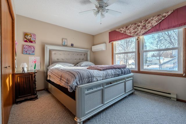 1128 19th Street N, Moorhead, MN 56560