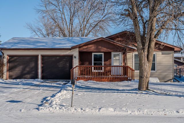 1128 19th Street N, Moorhead, MN 56560