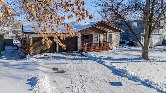 1128 19th Street N, Moorhead, MN 56560