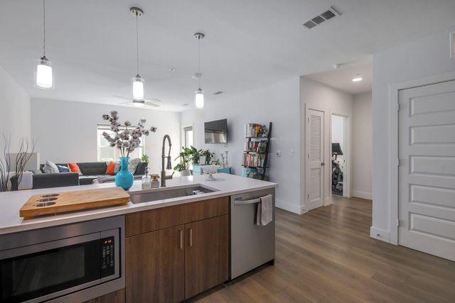 2213 Poquito ST 305, Austin, TX 78722