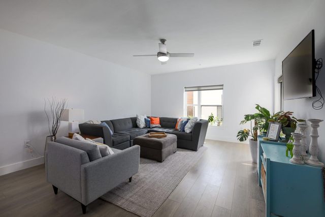 2213 Poquito ST 305, Austin, TX 78722