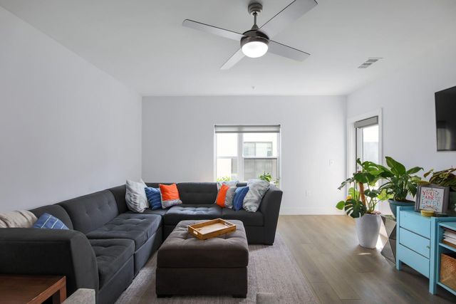 2213 Poquito ST 305, Austin, TX 78722