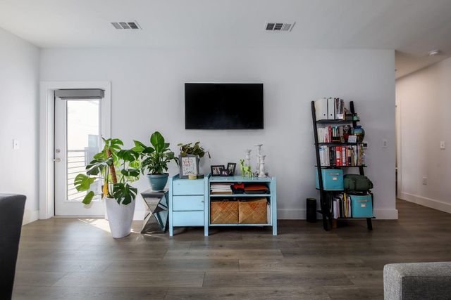 2213 Poquito ST 305, Austin, TX 78722