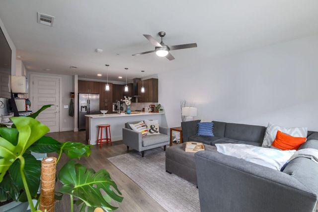 2213 Poquito ST 305, Austin, TX 78722