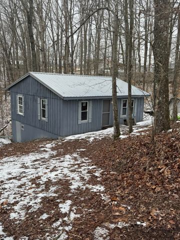 100 Fieldside Drive, Nancy, KY 42544