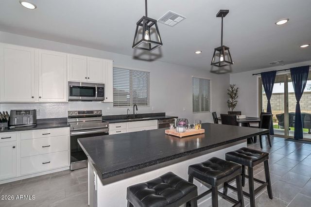 18390 W MONTE LINDO Lane, Surprise, AZ 85387
