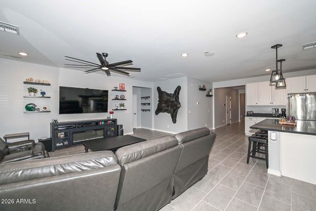 18390 W MONTE LINDO Lane, Surprise, AZ 85387