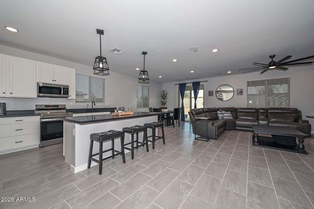 18390 W MONTE LINDO Lane, Surprise, AZ 85387