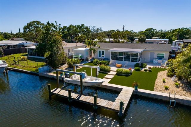 9301 SUN ISLE DRIVE NE, St Petersburg, FL 33702
