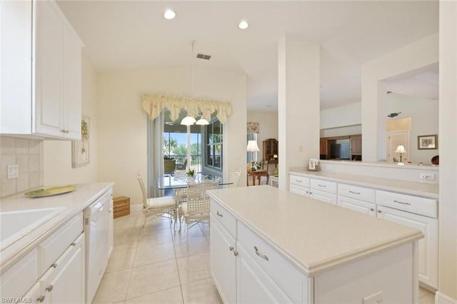 4795 Shinnecock Hills CT 201, Naples, FL 34112