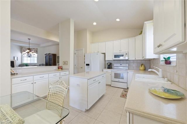 4795 Shinnecock Hills CT 201, Naples, FL 34112