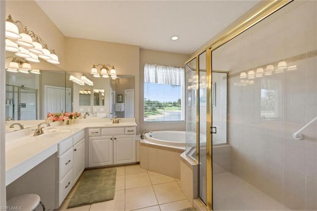 4795 Shinnecock Hills CT 201, Naples, FL 34112