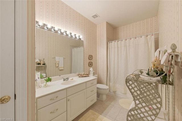 4795 Shinnecock Hills CT 201, Naples, FL 34112