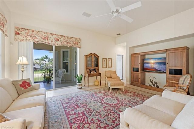 4795 Shinnecock Hills CT 201, Naples, FL 34112