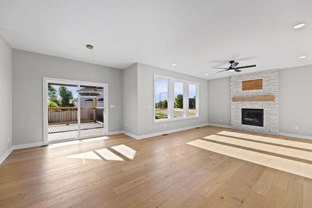 16561 W 165th Place, Olathe, KS 66062