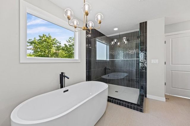 16561 W 165th Place, Olathe, KS 66062