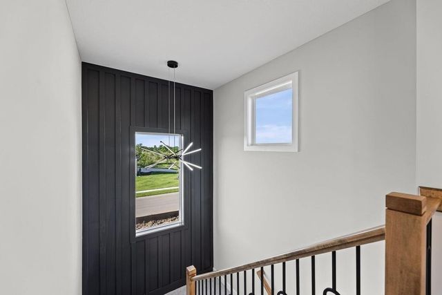 16561 W 165th Place, Olathe, KS 66062