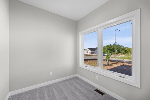 16561 W 165th Place, Olathe, KS 66062