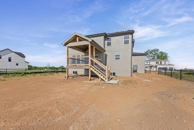 16561 W 165th Place, Olathe, KS 66062