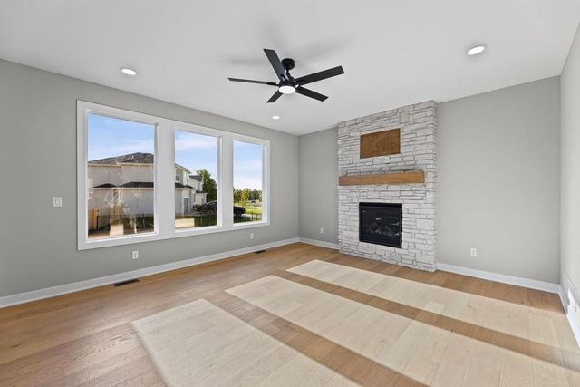 16561 W 165th Place, Olathe, KS 66062