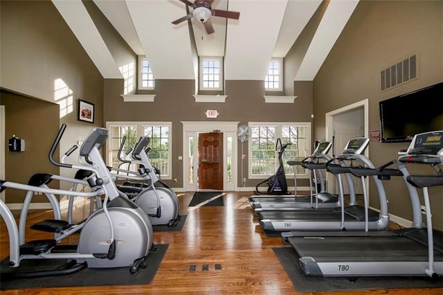 16561 W 165th Place, Olathe, KS 66062