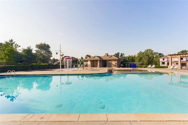 16561 W 165th Place, Olathe, KS 66062
