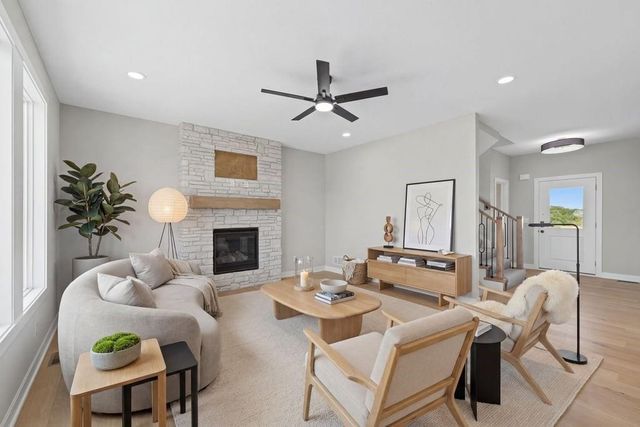 16561 W 165th Place, Olathe, KS 66062