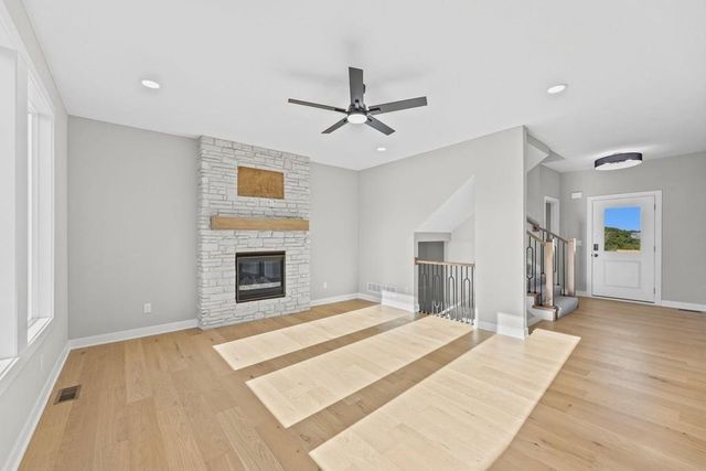 16561 W 165th Place, Olathe, KS 66062