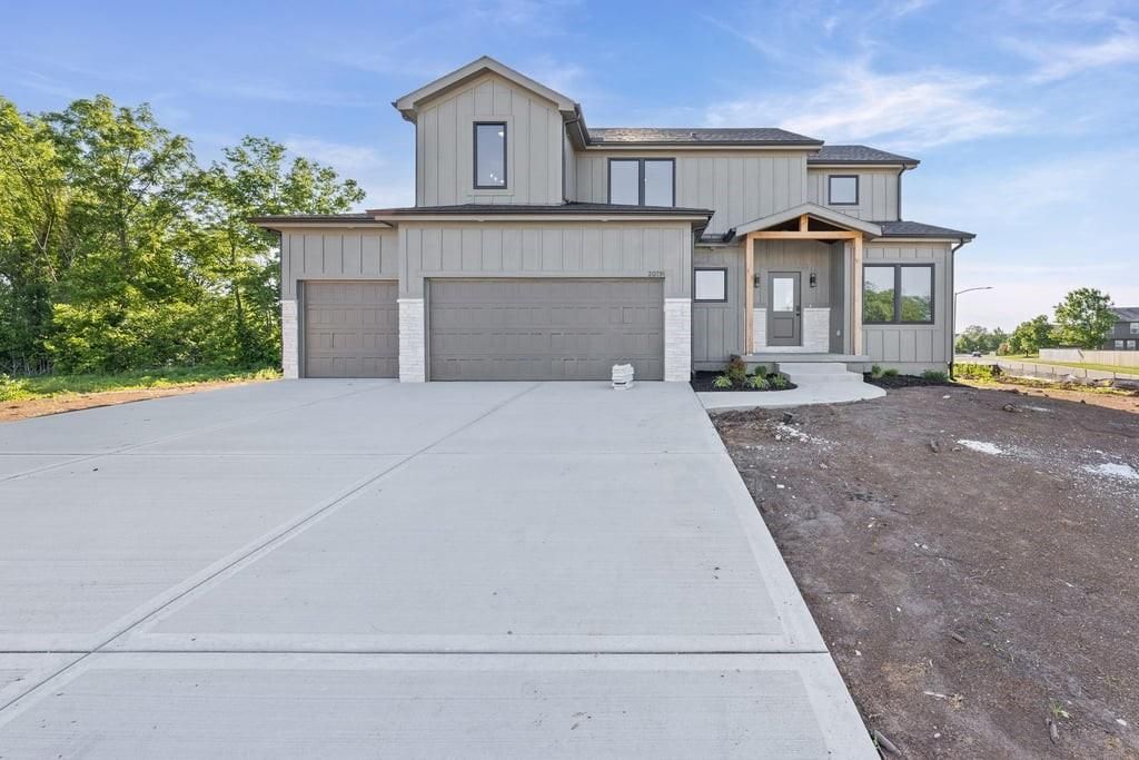 16561 W 165th Place, Olathe, KS 66062