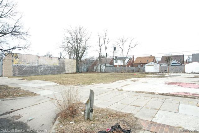18269 Wyoming Avenue, Detroit, MI 48221