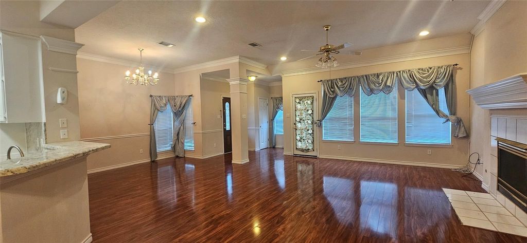 1903 N Travis Street, Liberty, TX 77575