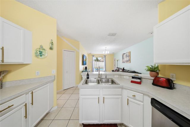 904 KNOLLWOOD DRIVE, Davenport, FL 33837