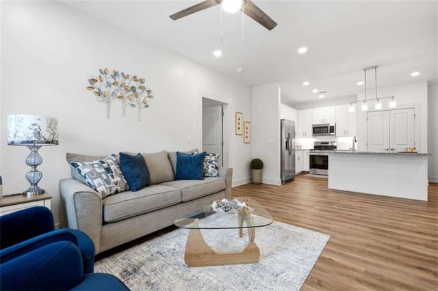 2025 W IRIS Drive W, Conyers, GA 30013