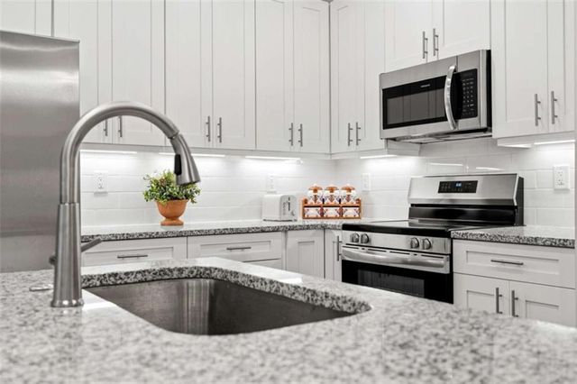 2025 W IRIS Drive W, Conyers, GA 30013