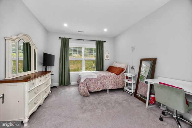 2235 POE LN, West Chester, PA 19380